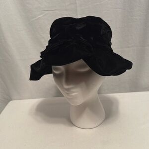 Black velvet vintage bucket hat w/ tie bow union made in USA millinery hatworks